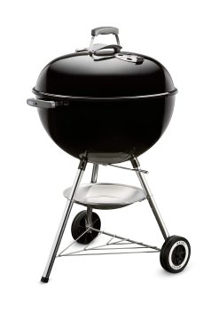 Weber Classic Kettle barbecue au charbon de bois, surface de cuisson Ø 57cm, barbecue avec couvercle et cuve en acier emaillé, thermomètre intégré au couvercle, trépied et roues - Noir (1341504)